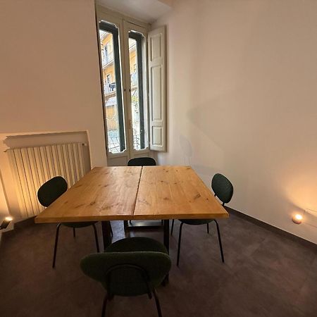 Holiday Guesthouse Salerno Bagian luar foto