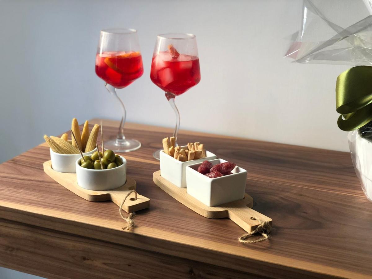 Holiday Guesthouse Salerno Bagian luar foto