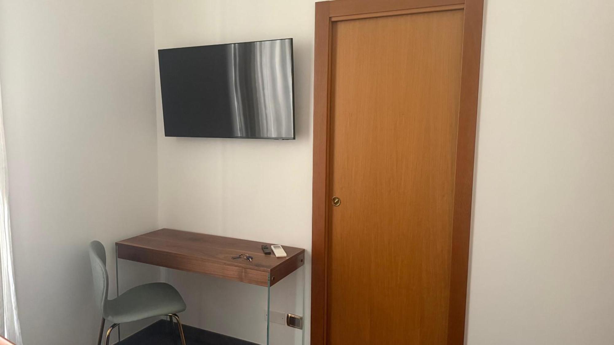 Holiday Guesthouse Salerno Bagian luar foto