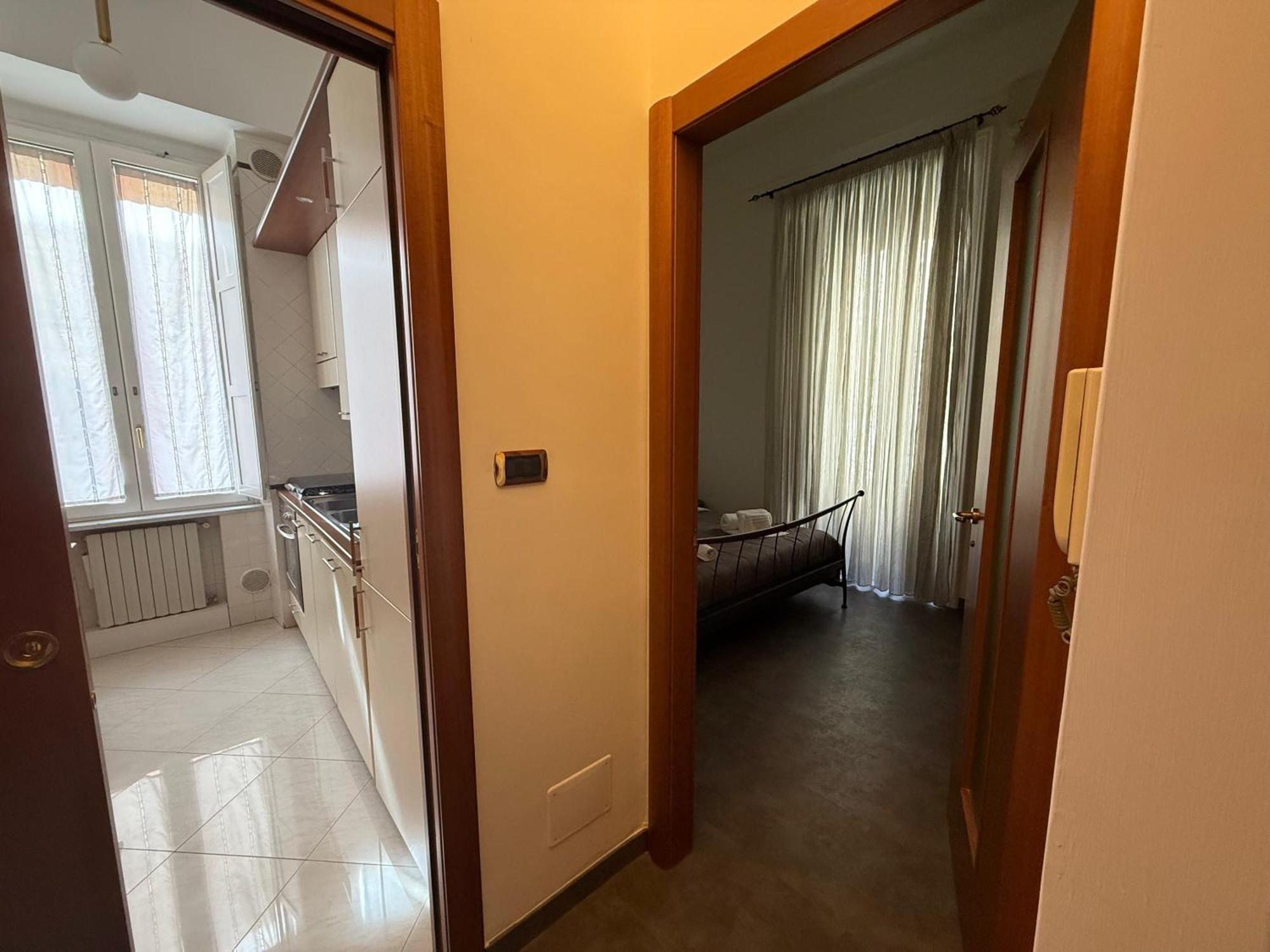 Holiday Guesthouse Salerno Bagian luar foto
