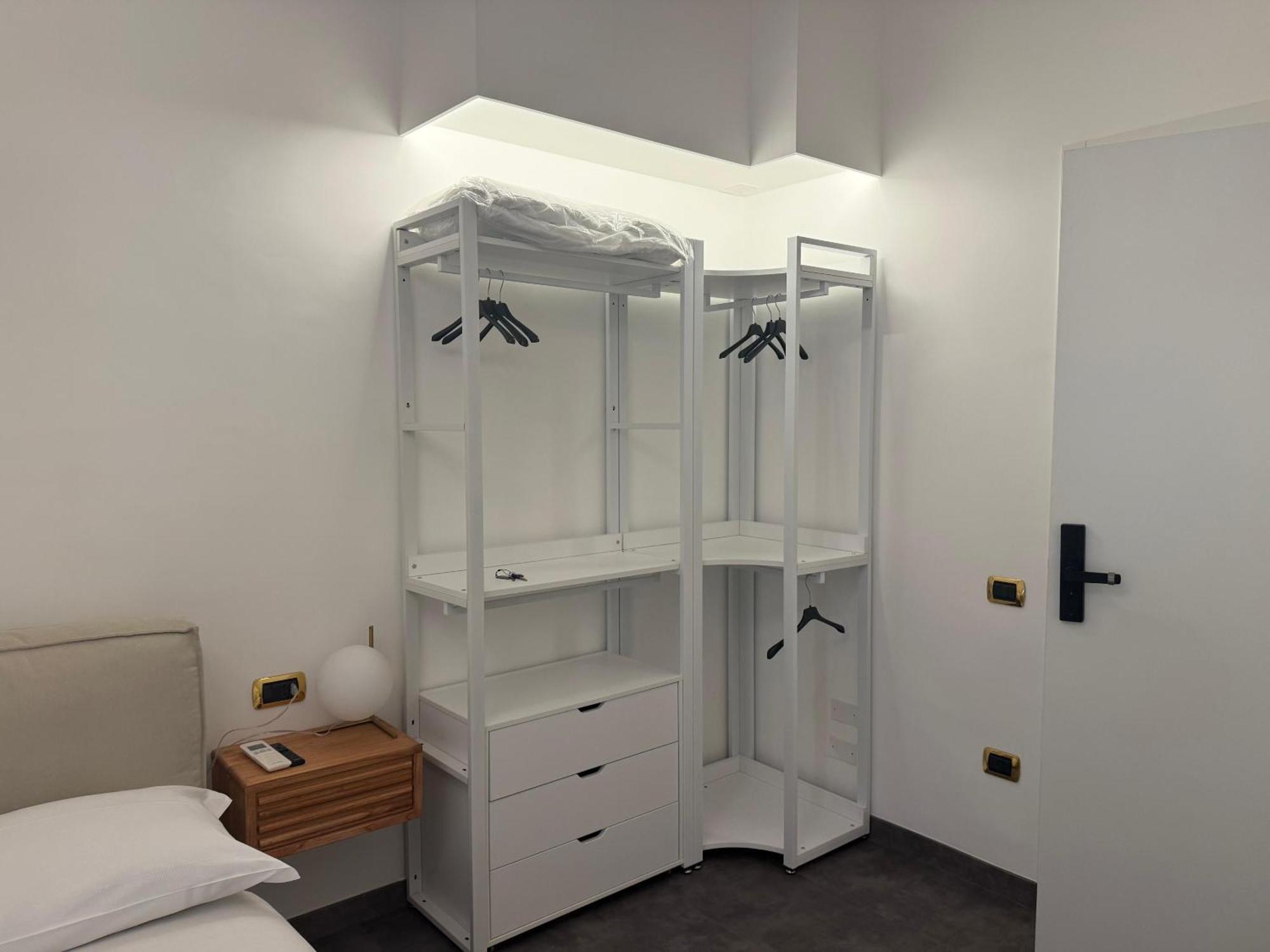 Holiday Guesthouse Salerno Bagian luar foto